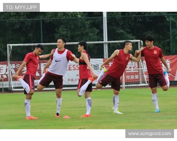 广州足球队灵活性引发热议球迷对战术调整的看法与期待